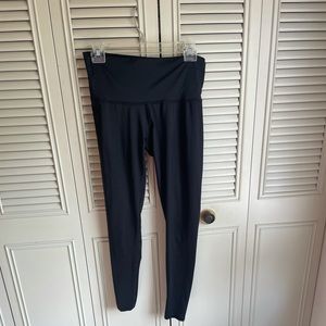 Teeki M yoga pants